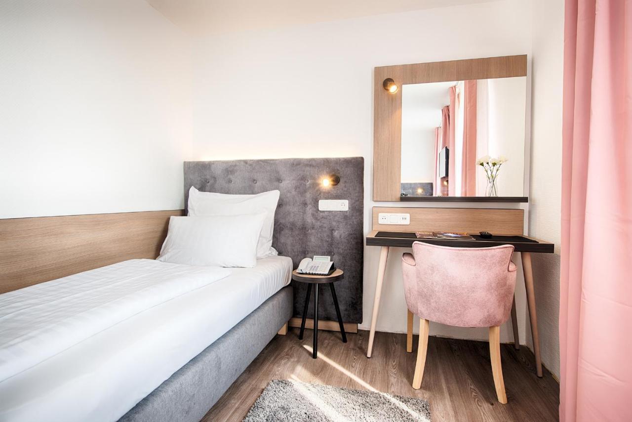 Home Hotel Hotel